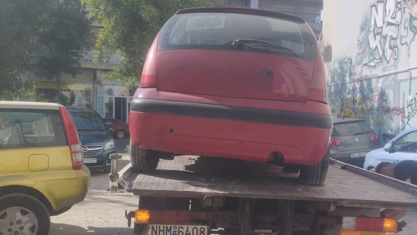 Θεσσαλονίκη: «Σκούπα» σε 381 παρατημένα αυτοκίνητα 